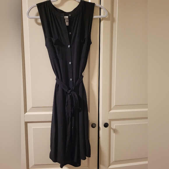 GAP Dresses & Skirts - Gap Black sleeveless button down dress XS
